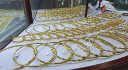 Giá vàng hôm nay 1-1: Tăng sốc, giới đầu tư lo ngại tiền giảm giá