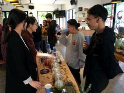 Workshop về đồ uống sáng tạo và trái cây địa phương