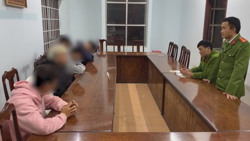 Học sinh 2 trường mang hung khí hẹn nhau hỗn chiến