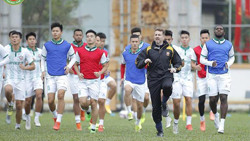 V-League 2021: Sôi động ngay ngày đầu khởi tranh