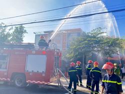 Thực tập phương án chữa cháy chợ Liên Sơn (huyện Lắk)