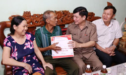 Hơn 42,6 tỷ đồng thăm, tặng quà cá nhân, tập thể dịp Tết Tân Sửu 2021