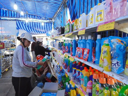 Tổ chức bán hàng lưu động phục vụ nhu cầu sắm Tết của người dân trên địa bàn