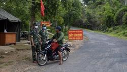 Nguy cơ lây nhiễm Covid-19 qua đường mòn, lối mở