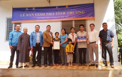 Bàn giao Nhà tình thương cho trẻ có hoàn cảnh đặc biệt khó khăn
