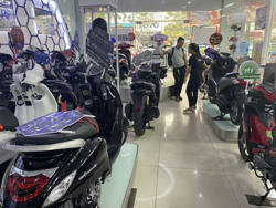 Cận Tết, nhiều mẫu xe máy "cháy hàng"