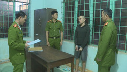 Khởi tố đối tượng vô cớ chém người