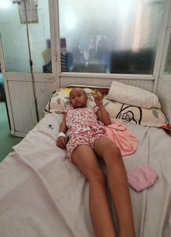 Một cháu bé mắc bệnh hiểm nghèo cần được giúp đỡ