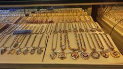 Giá vàng hôm nay 30-1: Tăng sốc, USD suy yếu