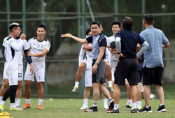 Bóng đá Việt: Rộn ràng chuẩn bị cho mùa giải mới