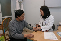 Đề phòng tai biến do tăng huyết áp khi trời lạnh