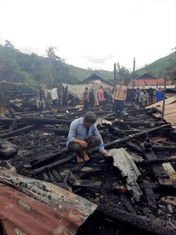 Hỏa hoạn thiêu rụi 2 căn nhà ở xã Cư Pui (huyện Krông Bông)