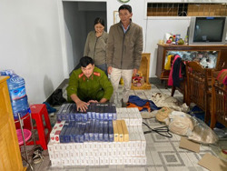 Bắt quả tang đối tượng tàng trữ 1.700 bao thuốc lá điếu nhập lậu