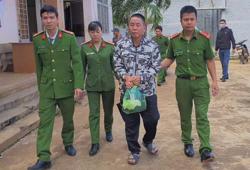 Chém bạn nhậu 3 nhát vì không chịu... đánh bài ăn tiền!