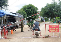 Huyện Cư Kuin: Hỗ trợ kinh phí cho 27 lao động tự do gặp khó khăn do đại dịch COVID-19