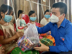 “Túi an sinh” - nghĩa tình gửi người dân vùng dịch