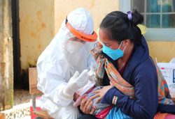 Đoàn kết một lòng chống “giặc COVID” (kỳ 1)