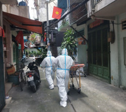 Những người lính nơi tuyến đầu chống dịch