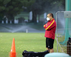 Tạo luồng gió mới cho tuyển Việt Nam