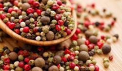 Giá tiêu hôm nay 22/10: Tiếp tục đà giảm mạnh