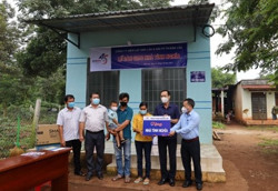 PC Đắk Lắk trao tặng 2 nhà Tình nghĩa