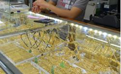 Giá vàng hôm nay 26-10: Vượt ngưỡng 1.800 USD/ounce khi lạm phát gia tăng