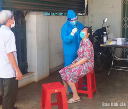 Phòng, chống dịch là nhiệm vụ thường xuyên, lâu dài; tiêm chủng, xét nghiệm, cách ly, điều trị là đặc biệt quan trọng