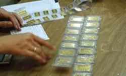 Giá vàng hôm nay 27-10: Giảm trước sức mạnh USD và cổ phiếu quốc tế