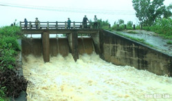 Huyện Ea Kar khẩn trương ứng phó, khắc phục hậu quả mưa lũ