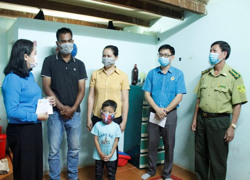 Cần giải pháp hỗ trợ lâu dài cho lao động trở về từ vùng dịch