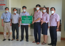 Ngân hàng Chính sách xã hội Chi nhánh Đắk Lắk chung tay vượt qua đại dịch