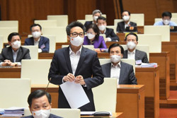 Phó Thủ tướng: Kiểm soát tốt dịch, mở cửa trường học để người lao động an tâm trở lại làm việc