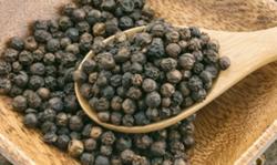 Giá tiêu hôm nay 13/11: Tiếp tục đà giảm