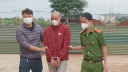 Đắk Lắk: Tạm giữ thanh niên say rượu cầm rìu rượt chém công an