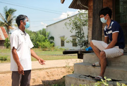 Tuyên truyền phòng, chống dịch trong vùng đồng bào dân tộc thiểu số: Tạo những “lá chắn” từ cơ sở