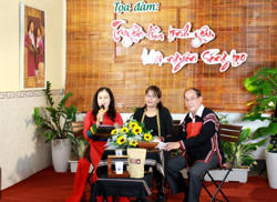 Hội Văn học Nghệ thuật Đắk Lắk: tọa đàm trực tuyến “Truyền lửa tình yêu, khơi nguồn sáng tạo”