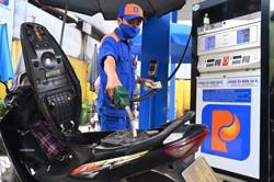 Ngày mai (25/11) giá xăng có thể giảm mạnh sau 5 lần tăng liên tiếp