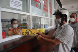 Hạn đổi biển kiểm soát xe cận kề: Nhiều chủ phương tiện vẫn còn thờ ơ