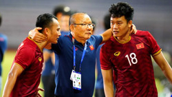 Phía sau những bản hợp đồng