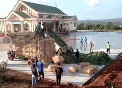 Vững lòng đoàn kết vượt bão giông