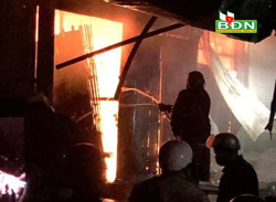 Cháy chợ Đắk Mil trong đêm, thiệt hại khoảng 600 triệu đồng