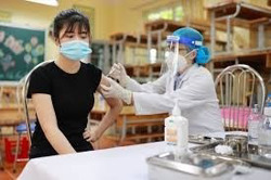 Chú trọng tiêm vaccine phòng Covid-19 cho trẻ có bệnh nền
