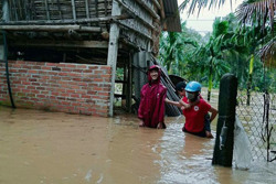 Miền Bắc đón đợt rét đậm, miền Trung nhiều vùng ngập sâu