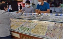 Giá vàng hôm nay 8-11: Vàng SJC lại nhảy vọt