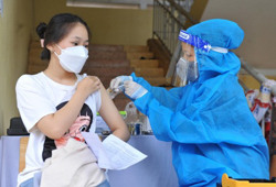 Bắt đầu chiến dịch tiêm vắc xin phòng COVID-19 cho học sinh