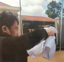 Y sĩ xé áo blouse trước cơ quan: Thống nhất đánh giá không hoàn thành nhiệm vụ