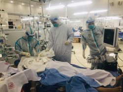 Đẩy nhanh tiêm vắc-xin, tập trung giảm tử vong