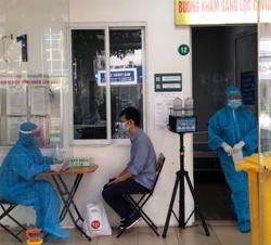 Xét nghiệm nhanh dương tính SARS-CoV-2 tại nhà, người dân không tự ý đến bệnh viện