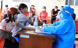 Sinh viên tình nguyện góp sức chống dịch COVID-19