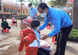 Chương trình Tình nguyện mùa Đông tại huyện Krông Búk